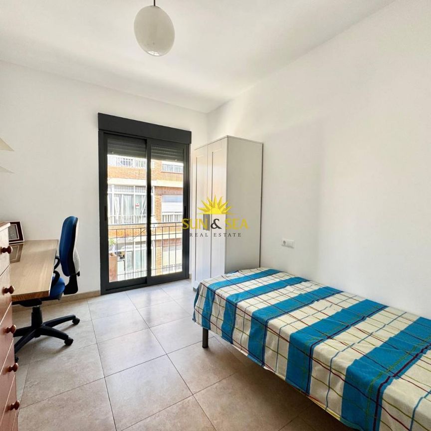 2-BEDROOM APARTMENT FOR RENT IN ALICANTE - Photo 1