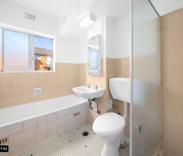 MGM MARTIN - TWO BEDROOM APARTMENT - Photo 5