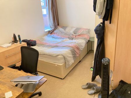 3 Bed Flat, Very Near Lynton Road Area, W3 - Photo 5