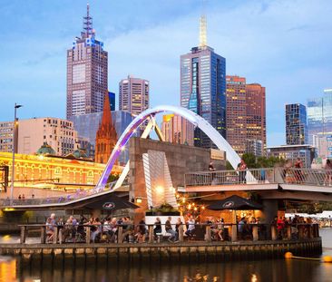 Exceptional City Apartment with Exclusive Access - Photo 4