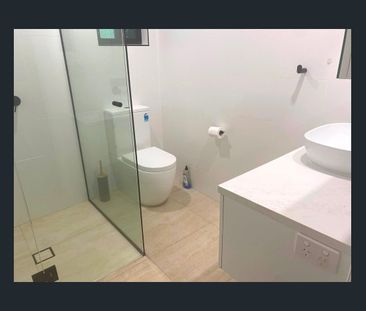 Lovely renovated family home - Photo 3