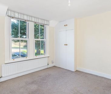 2 bedroom end of terrace house to rent - Photo 3