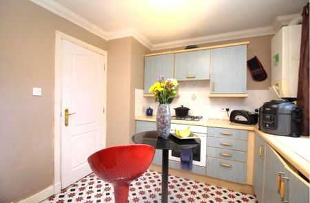 2 bedroom flat to rent - Photo 5