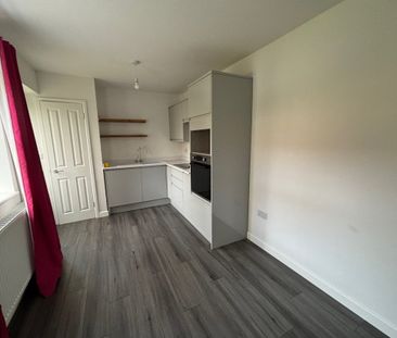 PETERBOROUGH - Photo 6