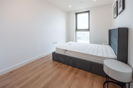 225 Marsh Wall, London, E14 - Photo 3