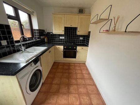 2 bedroom semi-detached house to rent - Photo 2