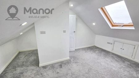 4 bedroom terraced house to rent - Photo 2