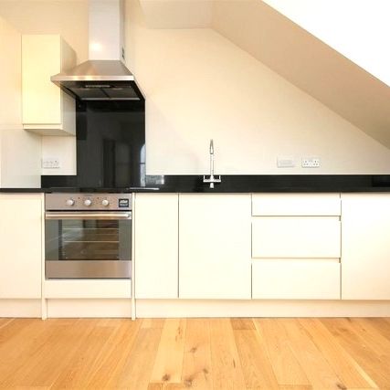 1 Bed Flat, Lebanon Gardens, SW18 - Photo 1
