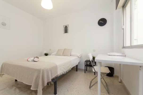 Alameda de Capuchinos, Málaga, Andalusia 29014 - Photo 1