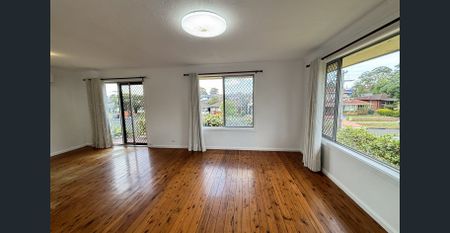 Beautifully Renovated 4-Bedroom Family Home in a Quiet & Convenient Location! - Photo 2