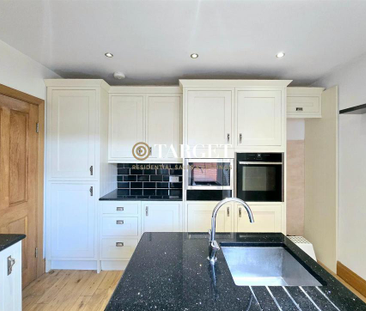 3 bedroom end of terrace house to rent - Photo 2