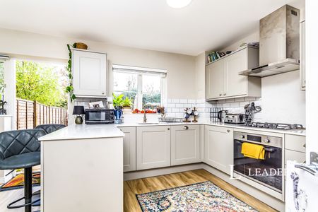 2 bedroom house to rent The Hollies, RH8 - Photo 5