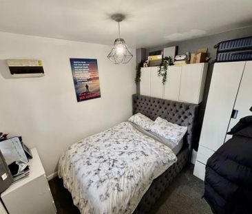 4 Bedroom Semi Detached To Let - Photo 6