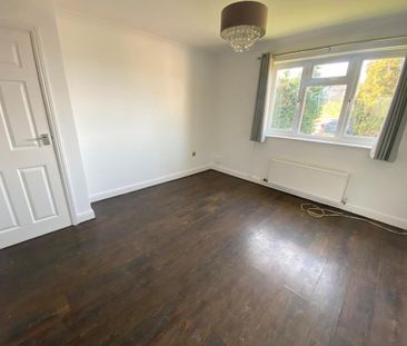 2 bedroom semi-detached bungalow to rent - Photo 4