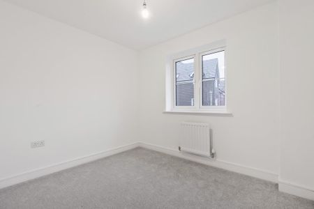 3 bedroom semi-detached house to rent - Photo 4