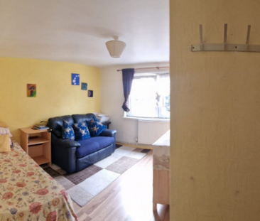 1 bedroom in a flat share to rent - Photo 1