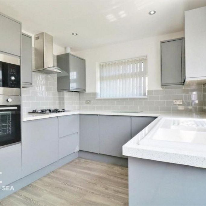 2 bedroom bungalow to rent - Photo 1