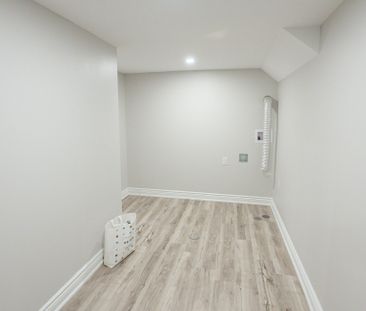 For Lease - 1 Tomwood Court, Whitchurch-Stouffville, Ontario - Photo 2