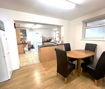 Flat to rent on - Photo 3