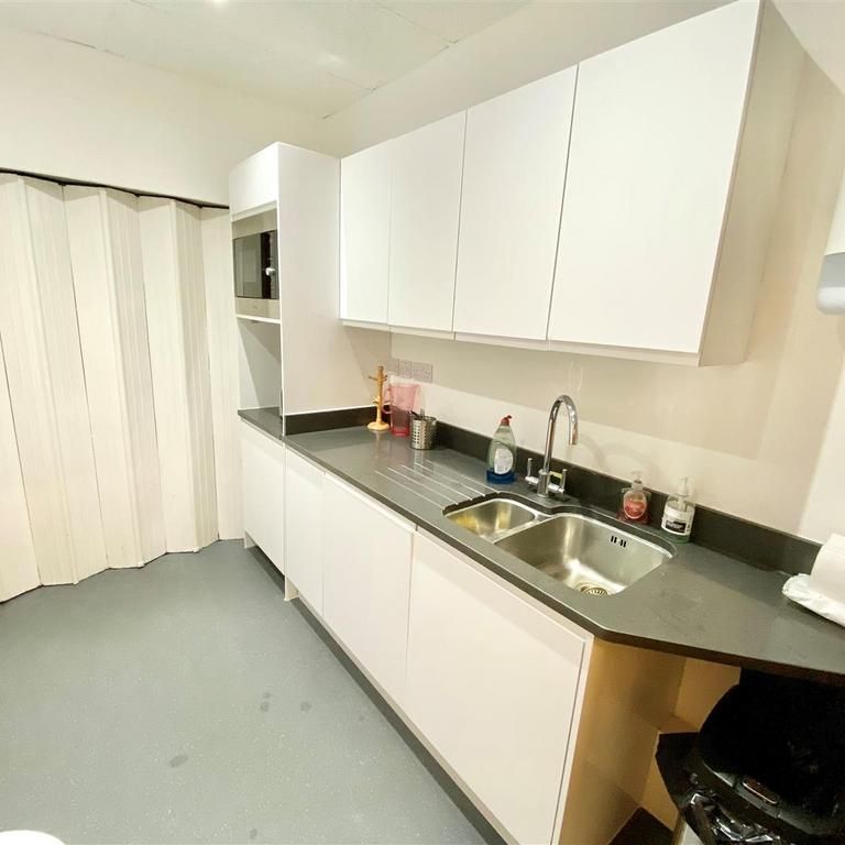 Property to rent - Photo 1