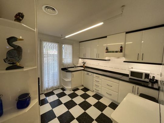 Luxury Detached House for rent in El Campello, Valencia - Photo 1