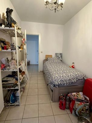 Zeer ruim en energiezuinig appartement met 2 slaapkamers en tuin in centrum Schoten - Photo 1