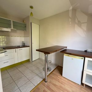 Grand studio lumineux avec parking et cave – 33 m² au sol - Photo 2