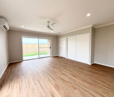 Brand New 4-Bedroom Home in ‘Elmwood Estate’, White Rock for Rent - Photo 5