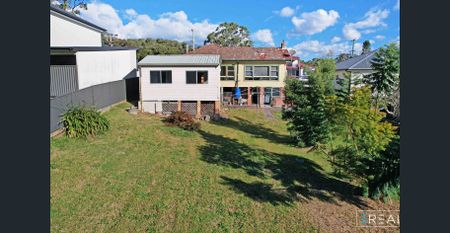 4 Bedroom Home Including Teenage/Parent's Retreat - Photo 3