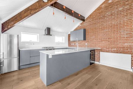 A fantastic, newly built two bedroom modern house in Wimbledon. - Photo 5