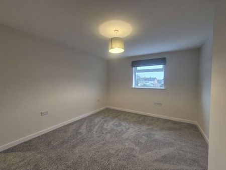 3 bedroom semi-detached house to rent - Photo 5