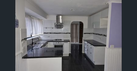 House for rent in prime location - Photo 4