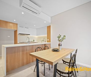 Luxurious Modern 2 Bedroom Apartment with 23rd Floor Picturesque Wa... - Photo 5