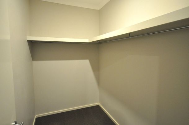 STUNNING 4x2 - Ideal Family Home - Ample Room - Photo 1