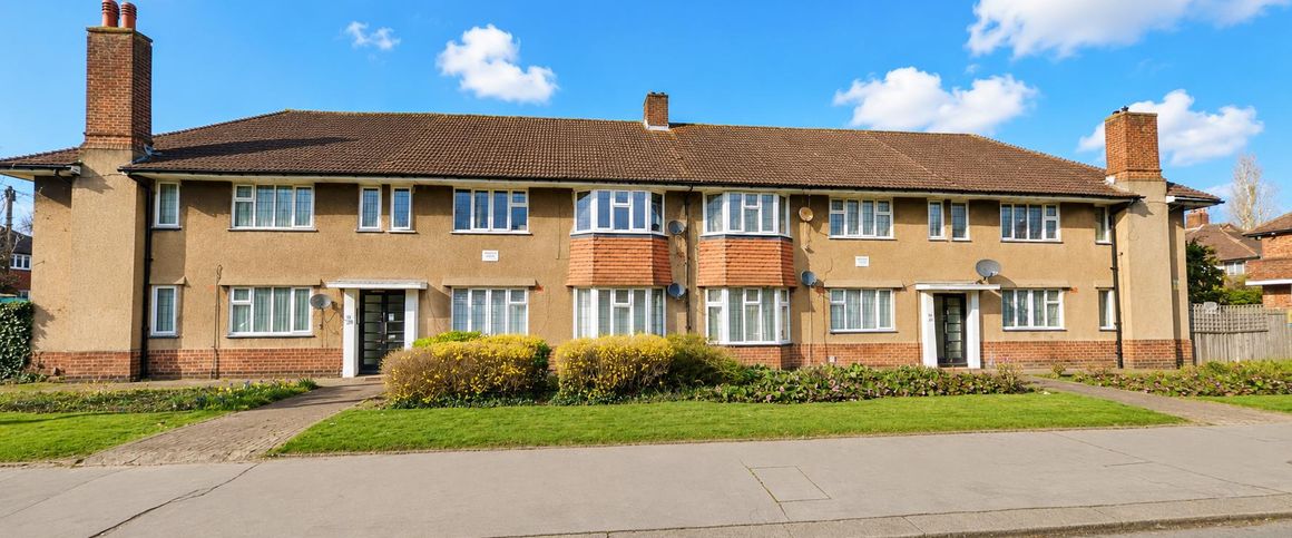 Warwick Road, Thornton Heath CR7, London - Photo 1