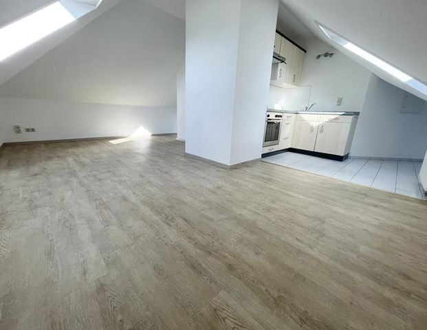 *** Gemütliches 2-Raum-DG-Kuschelnest mit Einbauküche in Weißenborn bei Freiberg *** - Photo 1