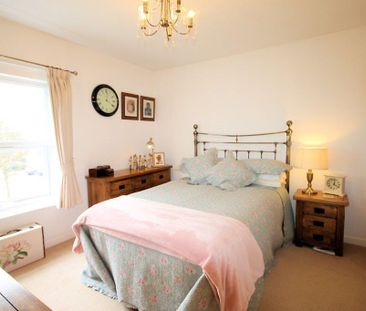 2 bedroom terraced house to rent - Photo 2