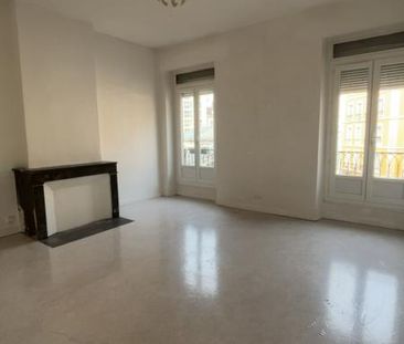 Appartement T4 - Grenoble – 7 Place Sainte Claire - Photo 3