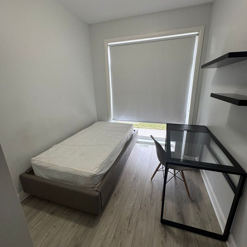 105 Amaya, Ottawa, ON K2A 3X7 - Photo 1