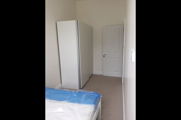 2 Bed Flat, Ongar Road, SW6 - Photo 1