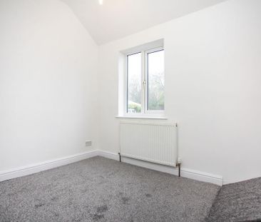 2 bedroom end of terrace house to rent - Photo 5