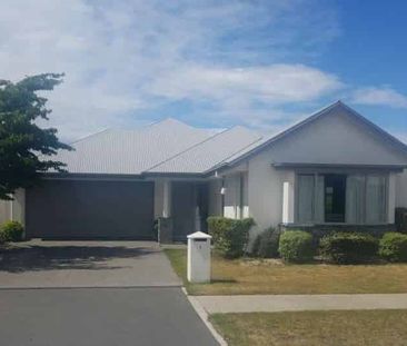 Modern Family Home in Sought-After Faringdon - Photo 5