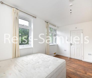 4 bedroom terraced house to rent - Photo 4