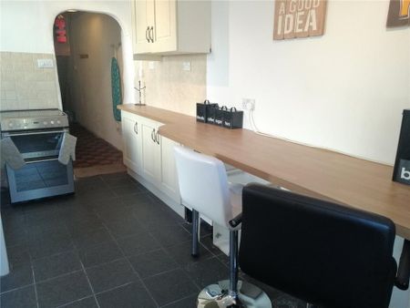 3 bedroom terraced house to rent - Photo 3