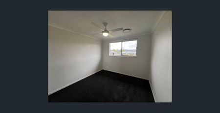 FOUR BEDROOM FAMILY HOME - GREAT LOCATION - Photo 4