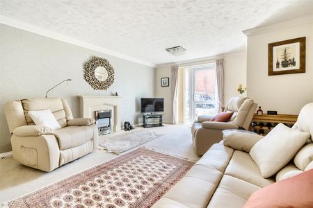 William Lodge, Malmesbury - Photo 2