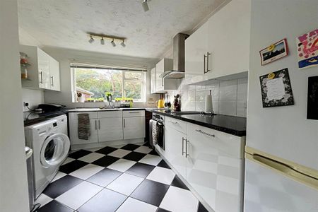 2 bedroom flat to rent - Photo 4