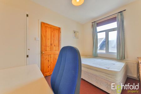 3 bedroom terraced house to rent - Photo 2