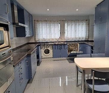 Alquiler de piso en Calle de Jesús y María - Photo 3