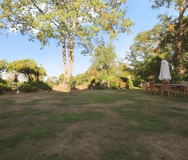 Coopers Hill Lane, Englefield Green, Egham, Surrey, TW20 0JY - Photo 2